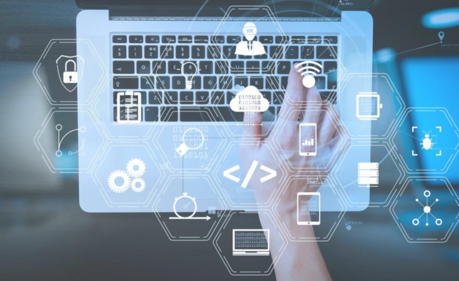 Equipe da Hextorialon trabalhando em projetos de desenvolvimento de jogos sociais de cassino